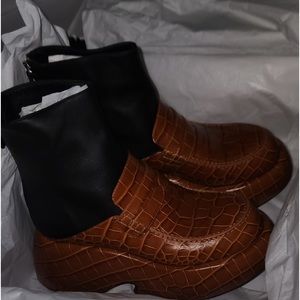 Brand New Lowe women’s ankle boots. Product details